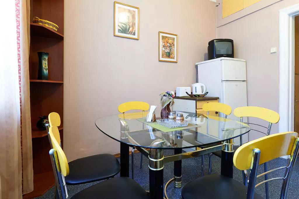 Home Hotel Apartments On Lva Tolstogo Kiev Exterior foto