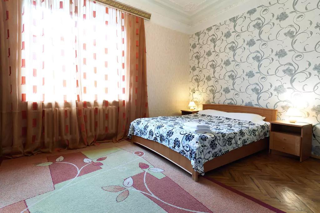 Home Hotel Apartments On Lva Tolstogo Kiev Exterior foto
